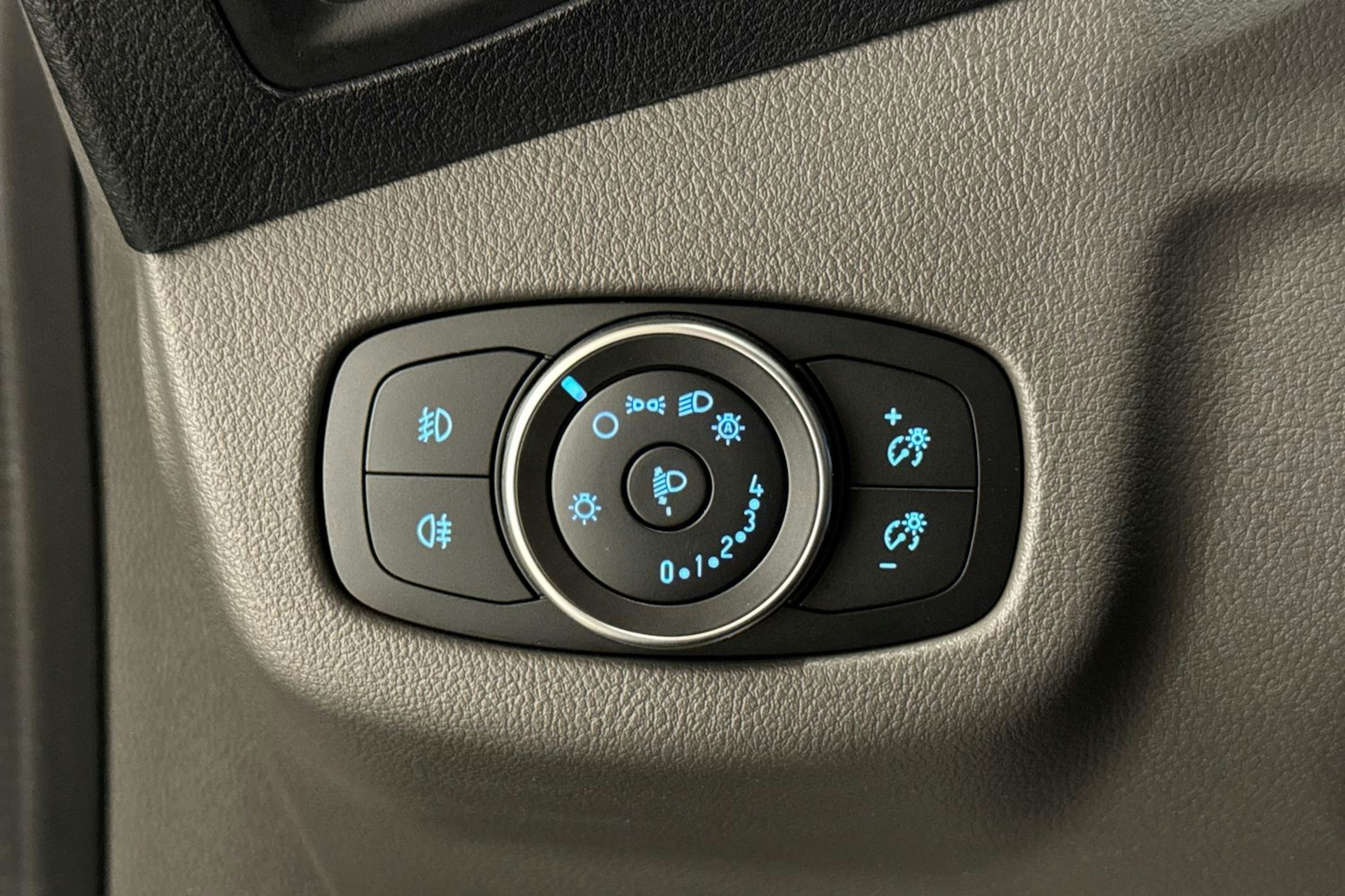 sininen Ford Transit Connect 2020 kuva 16.