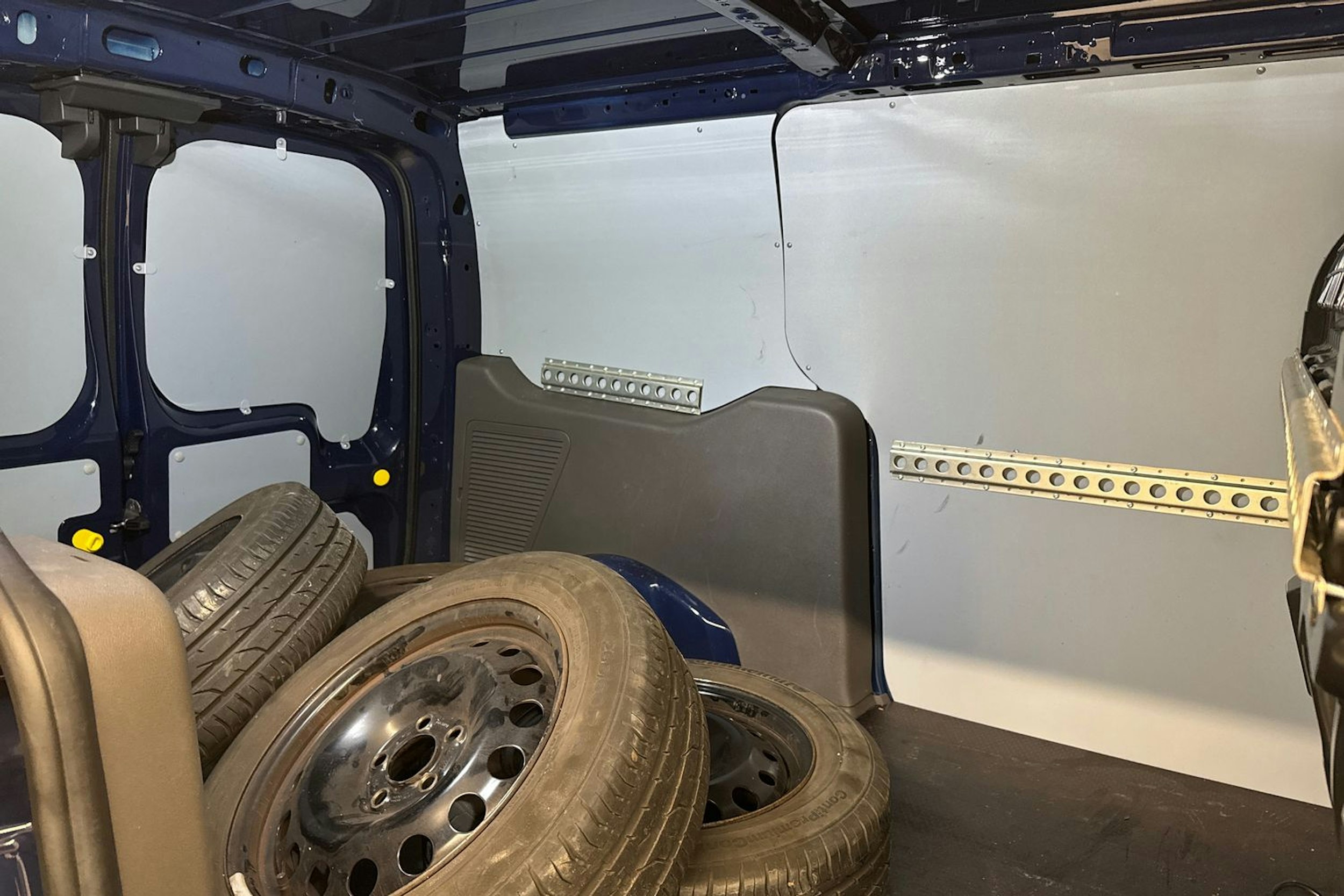 sininen Ford Transit Connect 2020 kuva 21.