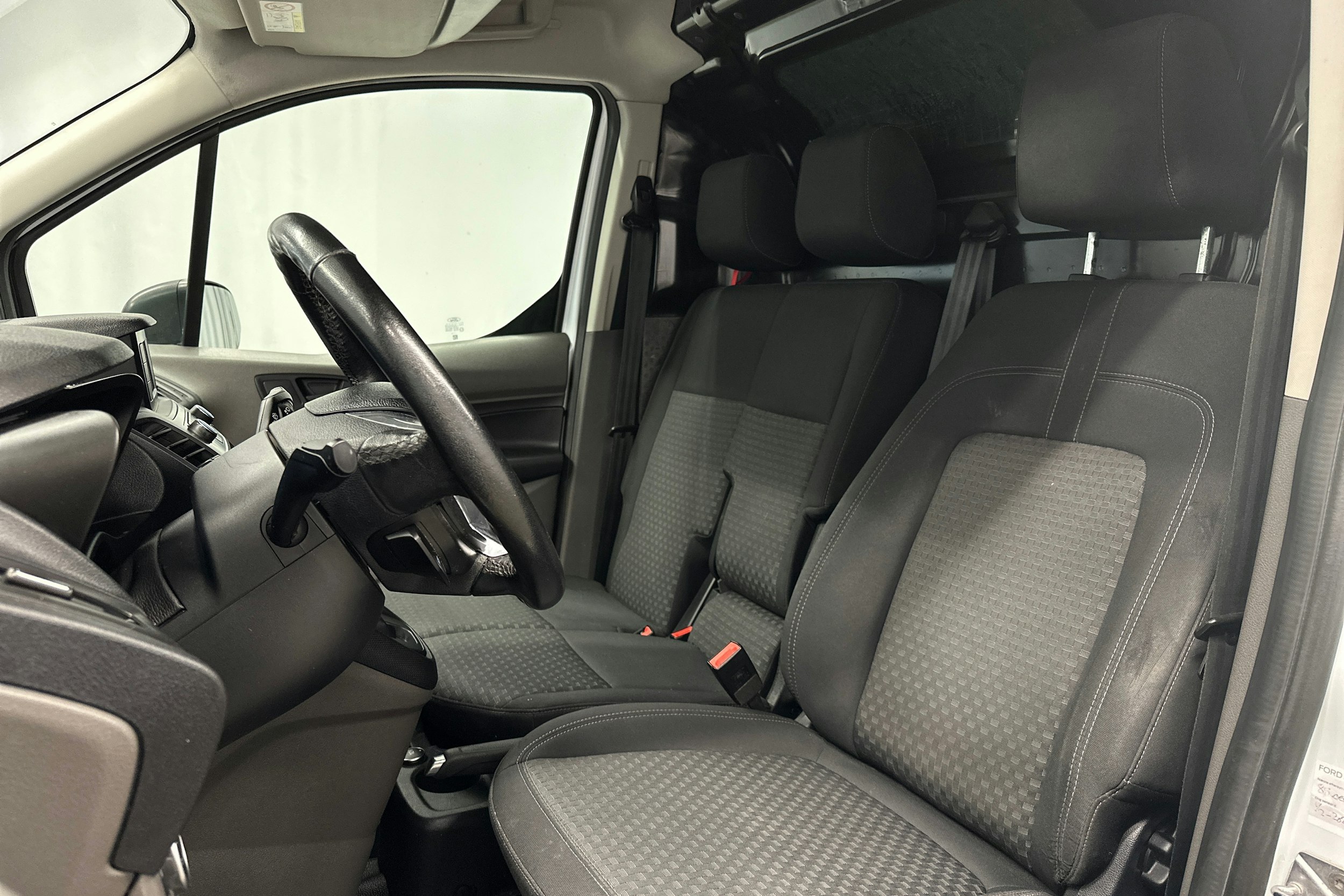 valkoinen Ford Transit Connect 2020 kuva 11.