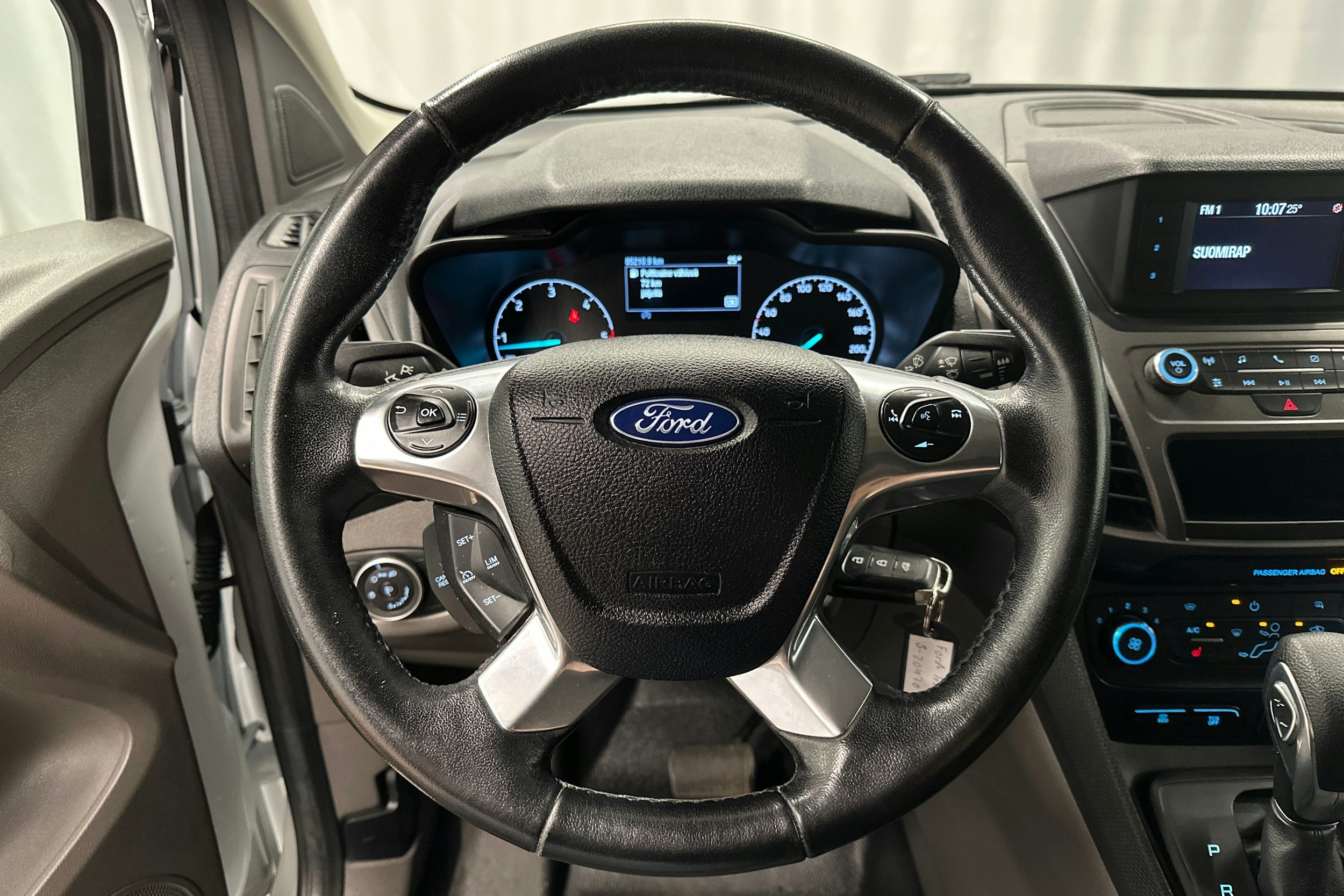 valkoinen Ford Transit Connect 2020 kuva 13.