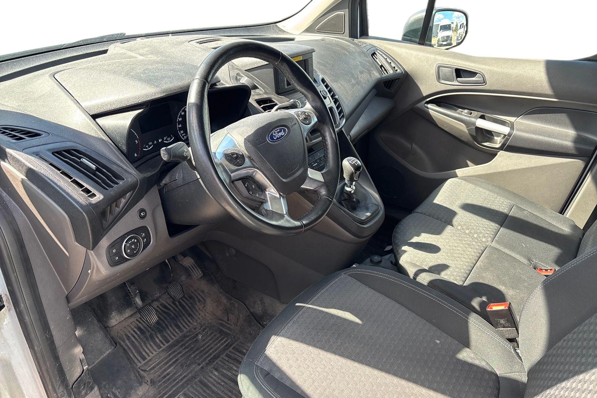 valkoinen Ford Transit Connect 2020 kuva 3.