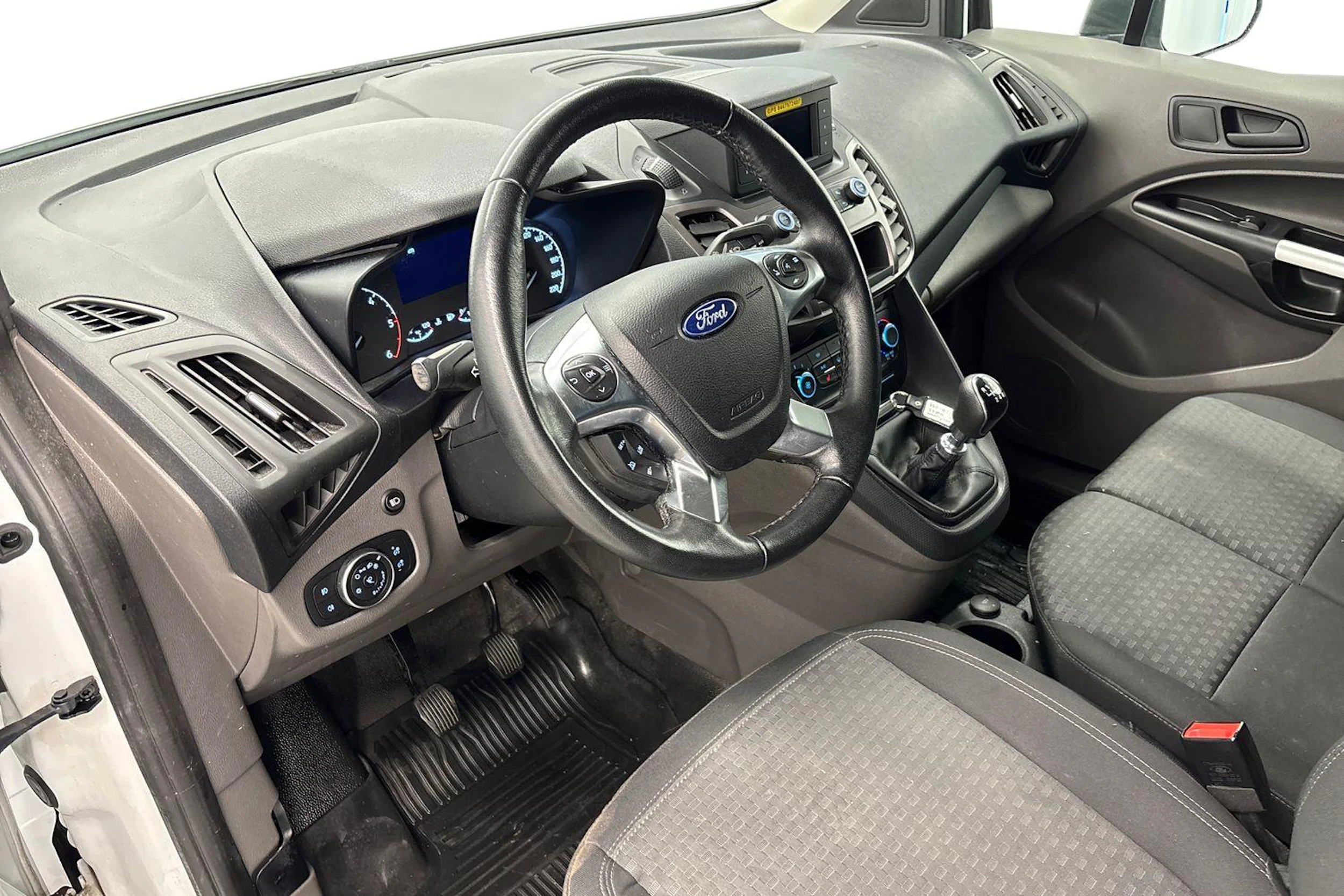 valkoinen Ford Transit Connect 2020 kuva 8.