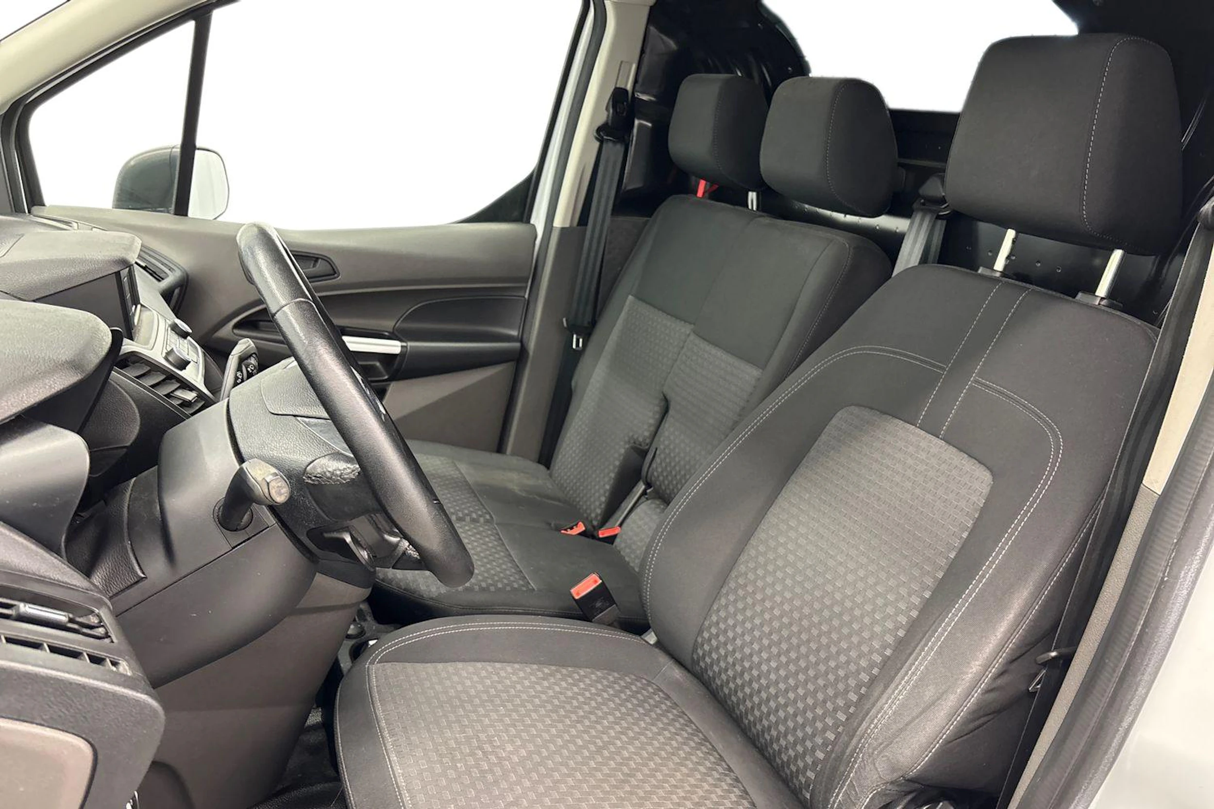 valkoinen Ford Transit Connect 2020 kuva 11.