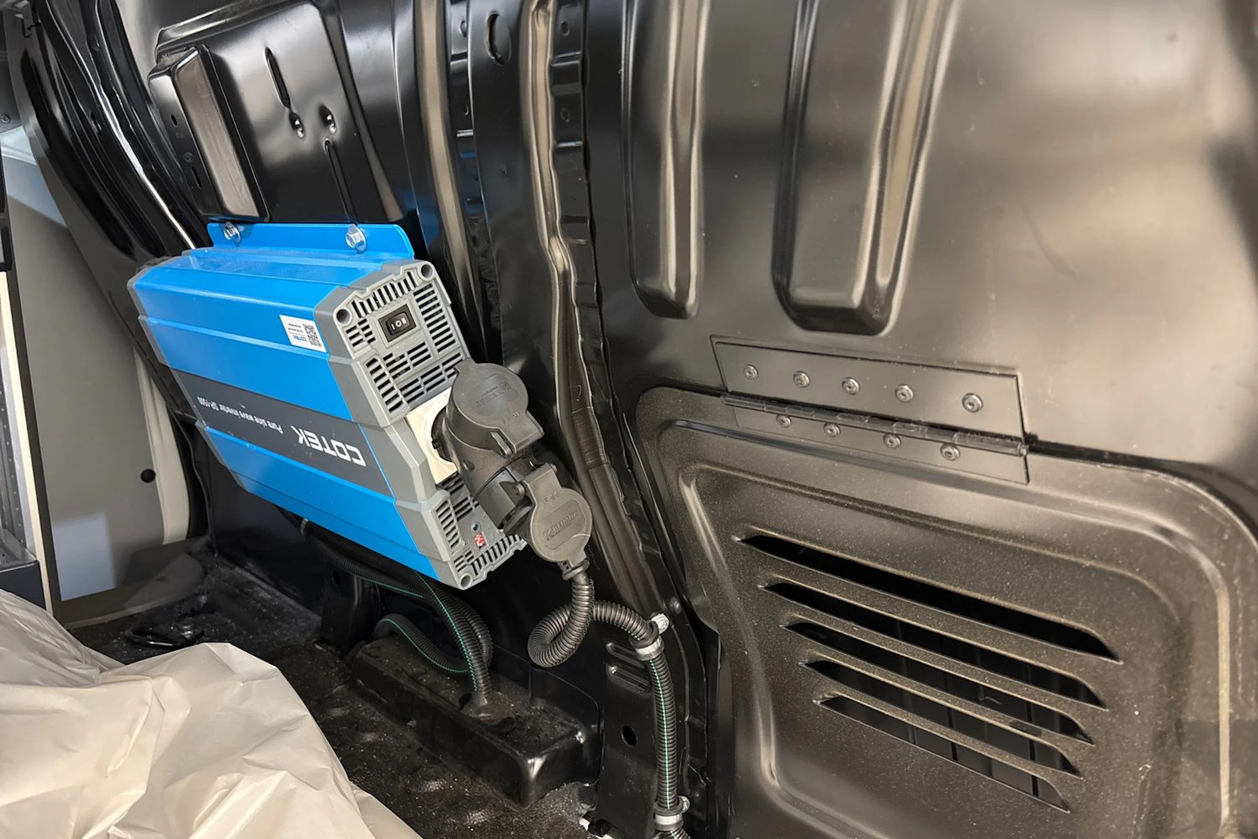 valkoinen Ford Transit Connect 2020 kuva 23.