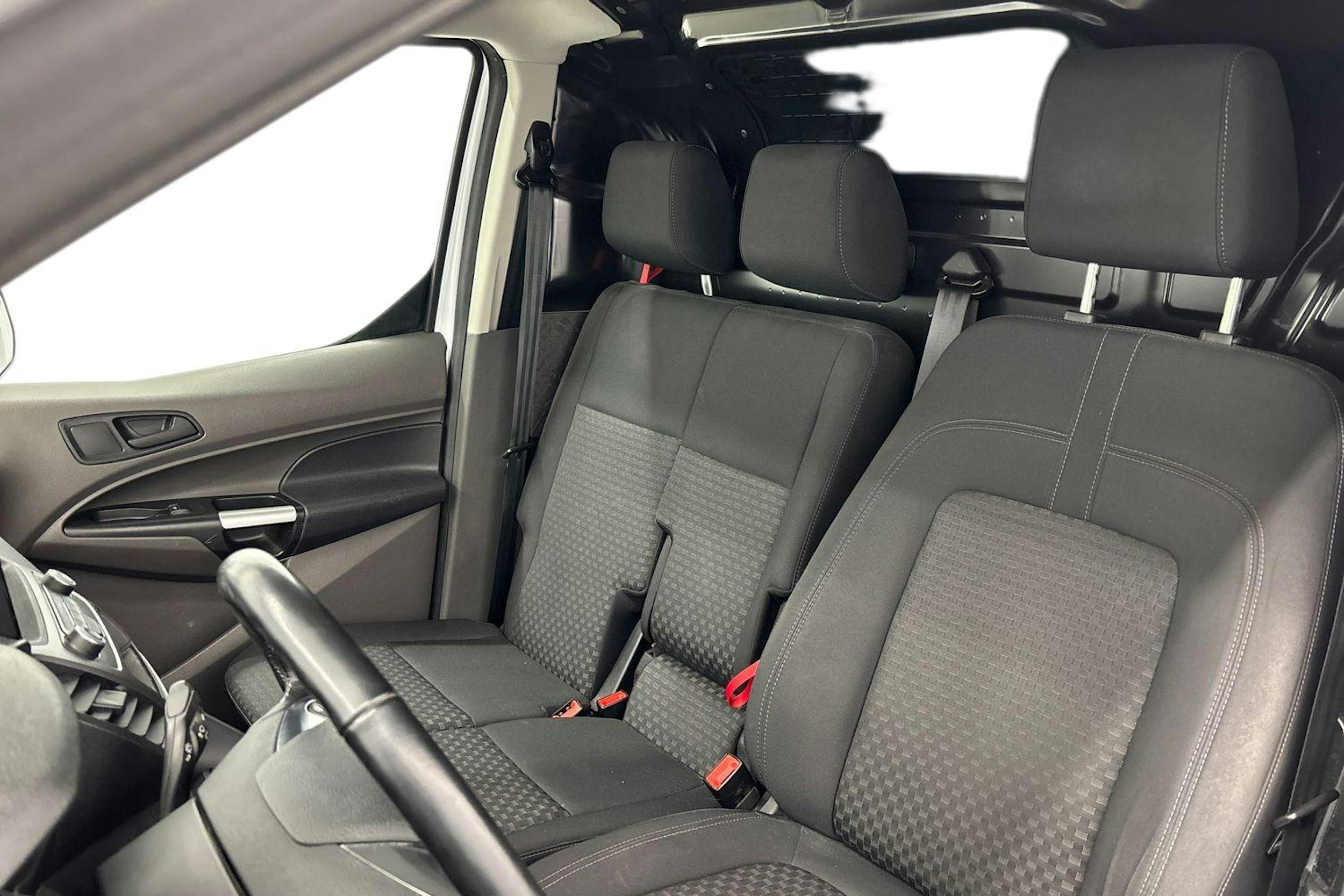 Valkoinen Ford Transit Connect 2020 kuva 11.