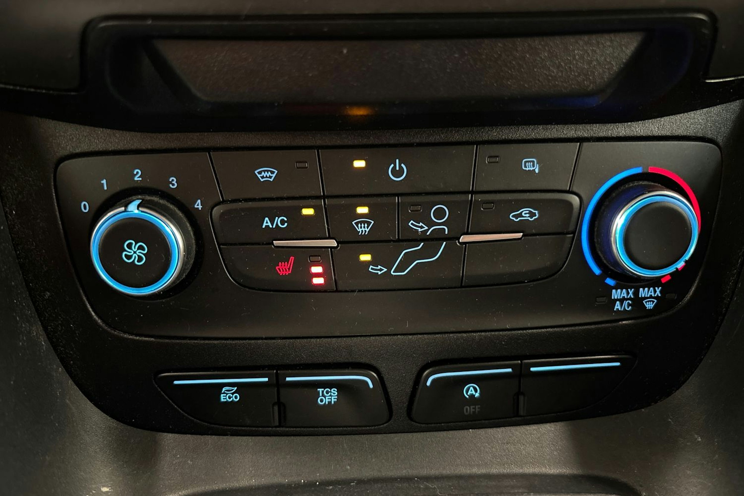 Valkoinen Ford Transit Connect 2020 kuva 17.