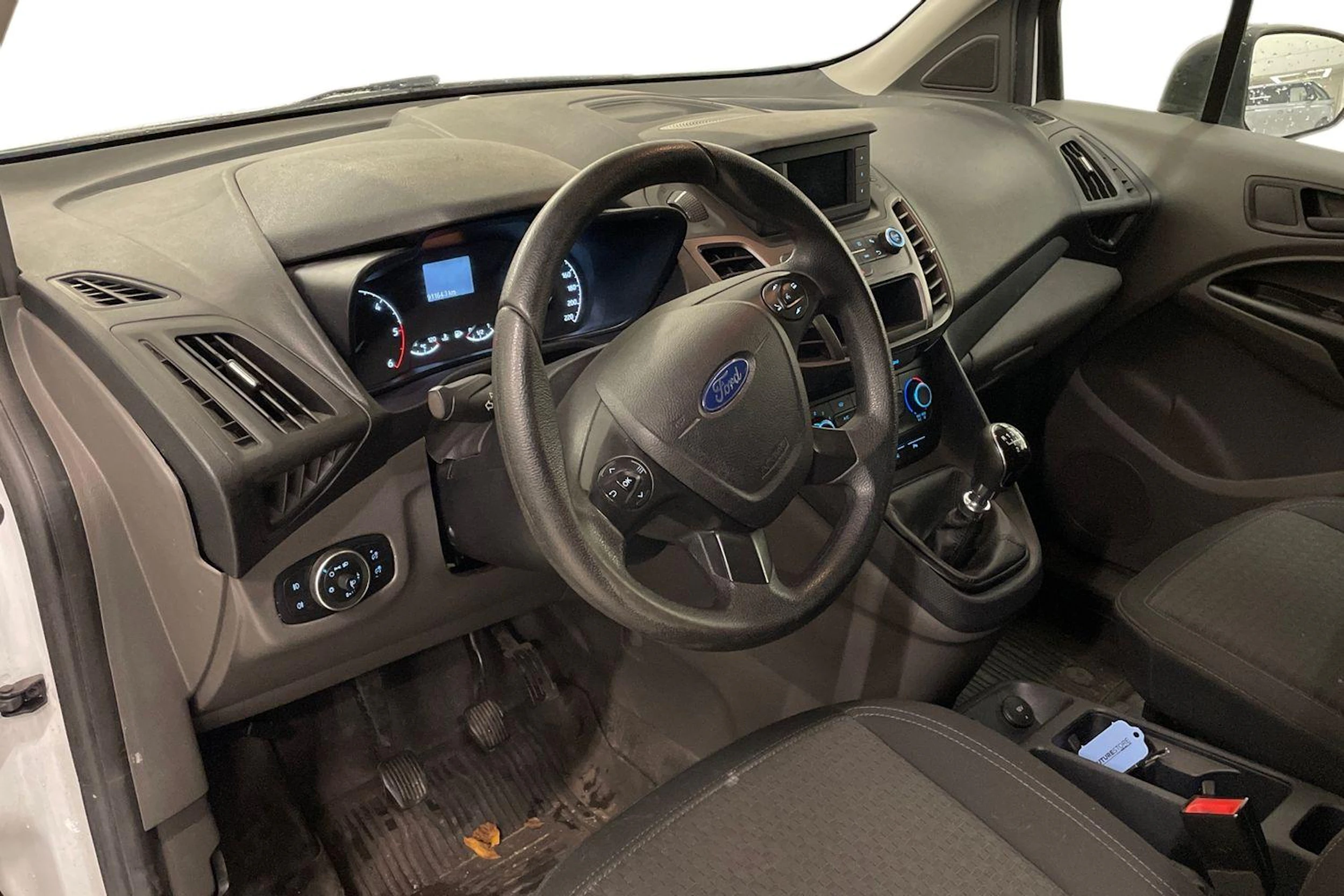 valkoinen Ford Transit Connect 2021 kuva 3.
