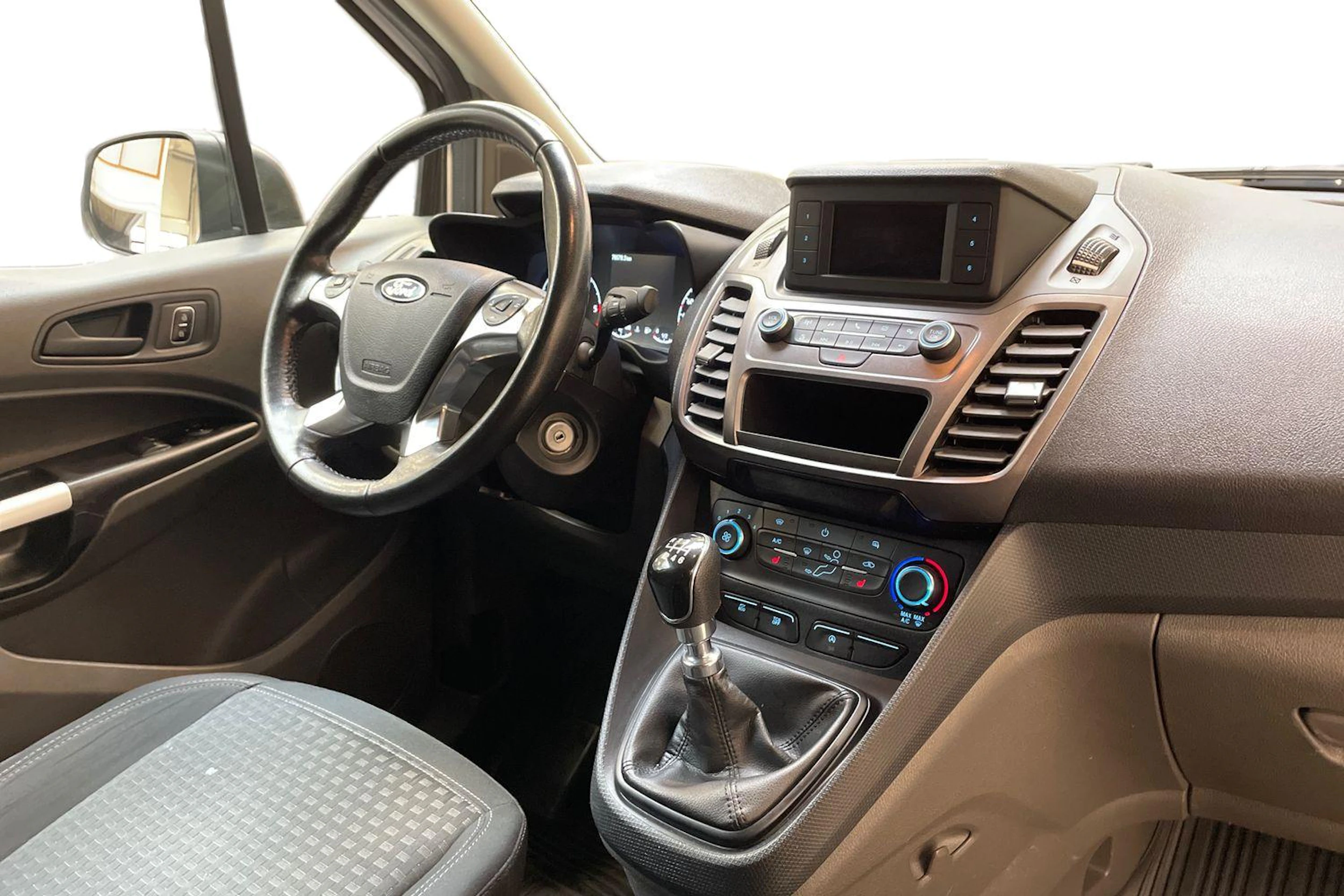valkoinen Ford Transit Connect 2021 kuva 9.