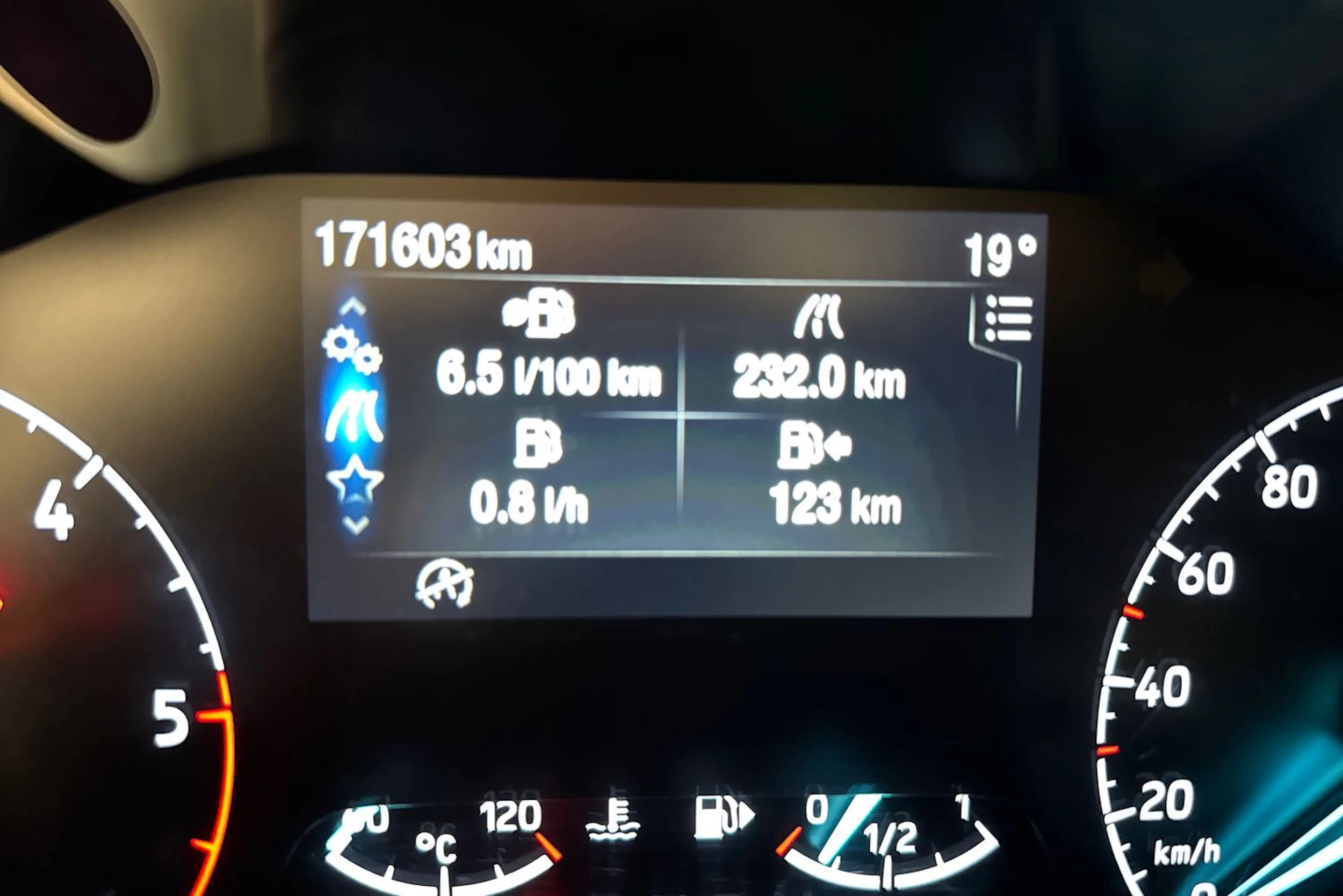 musta Ford Transit Connect 2021 kuva 28.