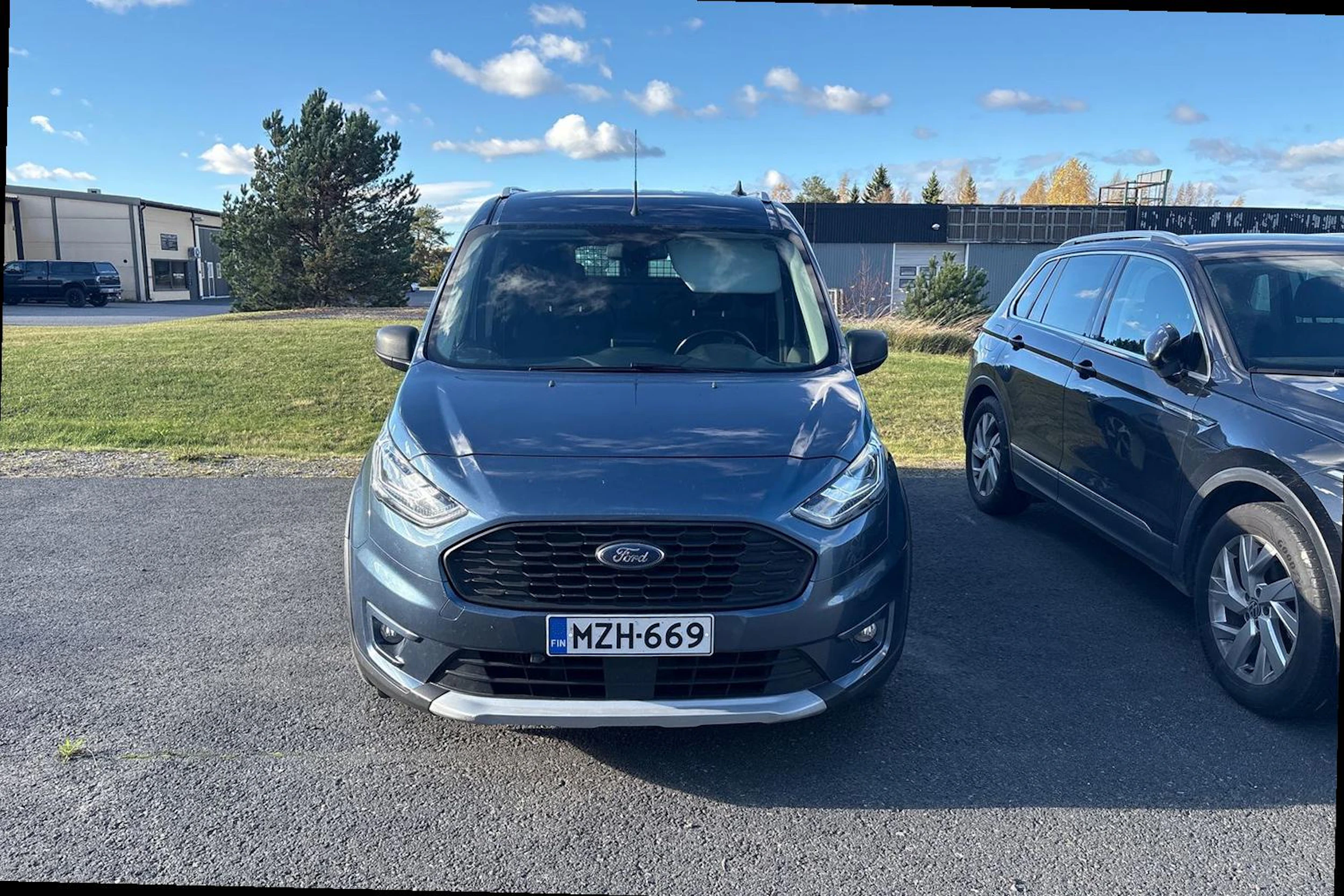 Sininen Ford Transit Connect 2021 kuva 3.