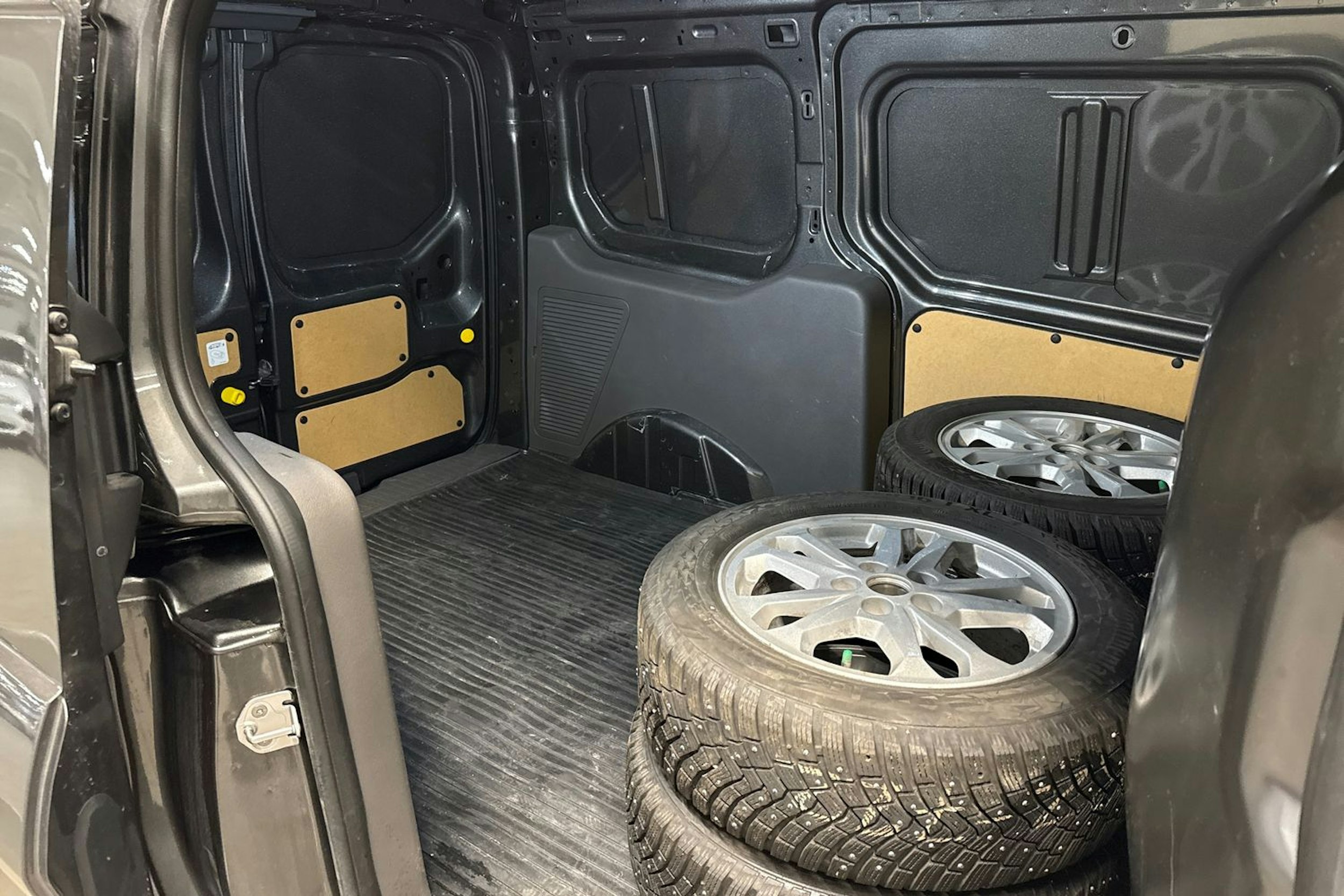 met. harmaa Ford Transit Connect 2021 kuva 13.