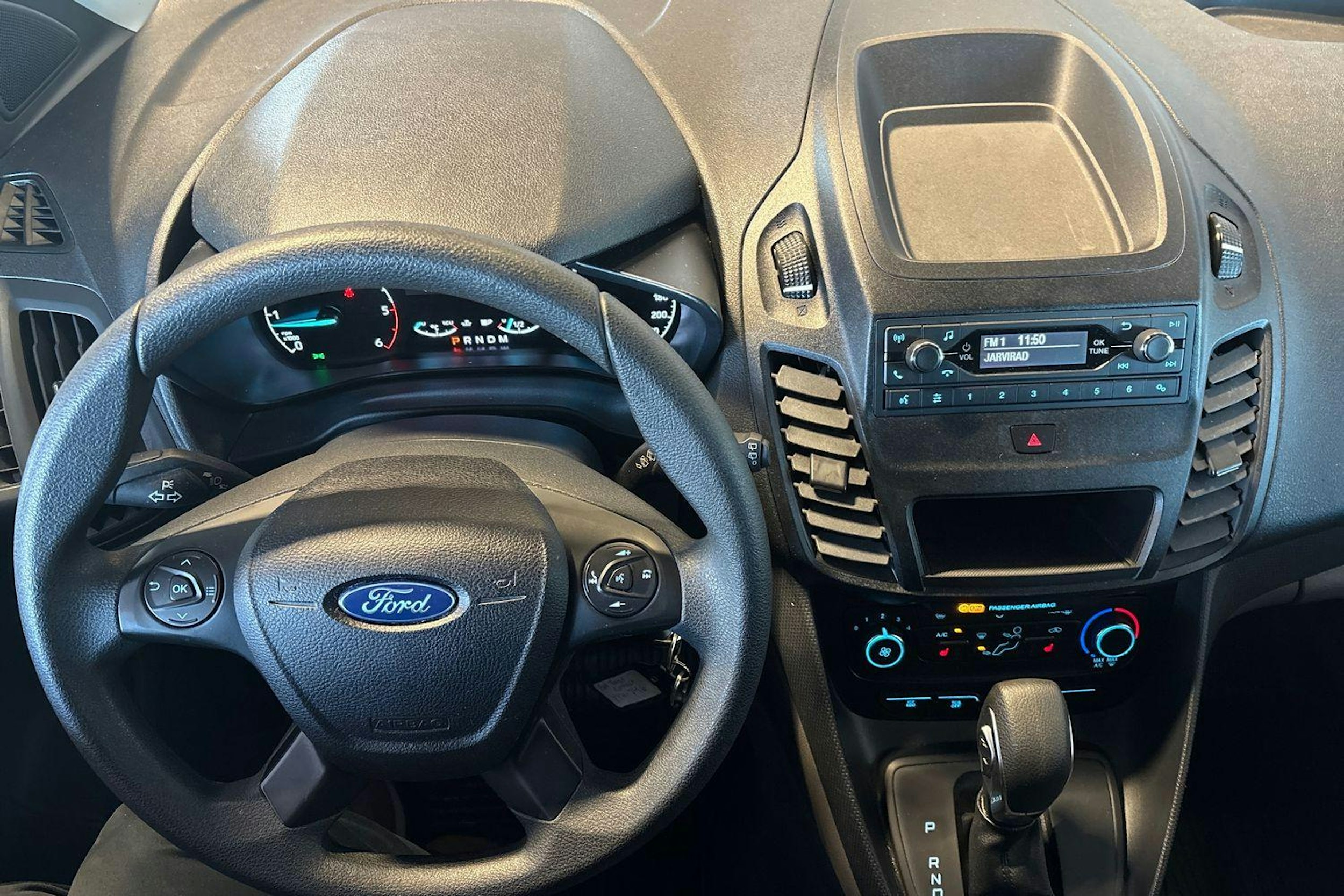 valkoinen Ford Transit Connect 2021 kuva 9.