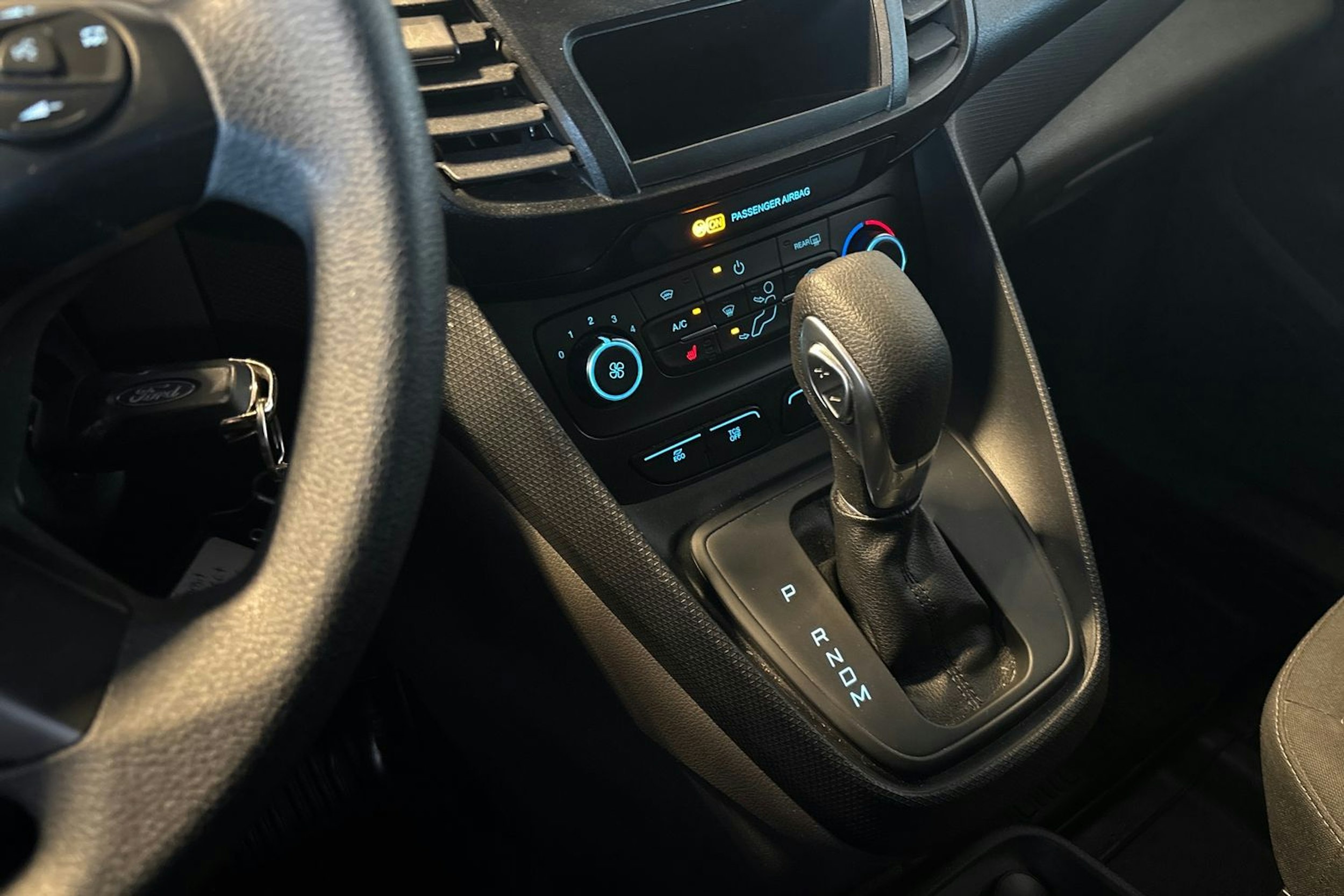 valkoinen Ford Transit Connect 2021 kuva 17.