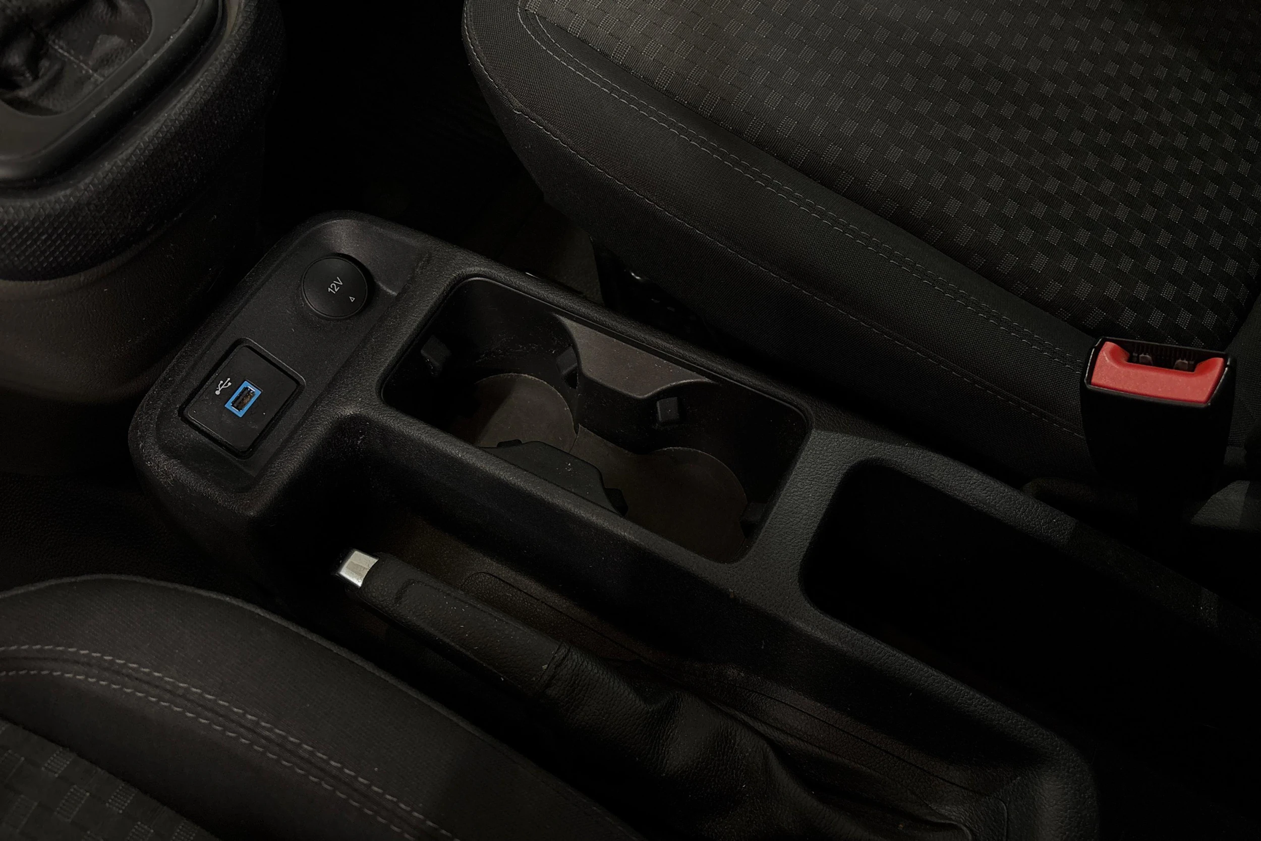 valkoinen Ford Transit Connect 2022 kuva 9.