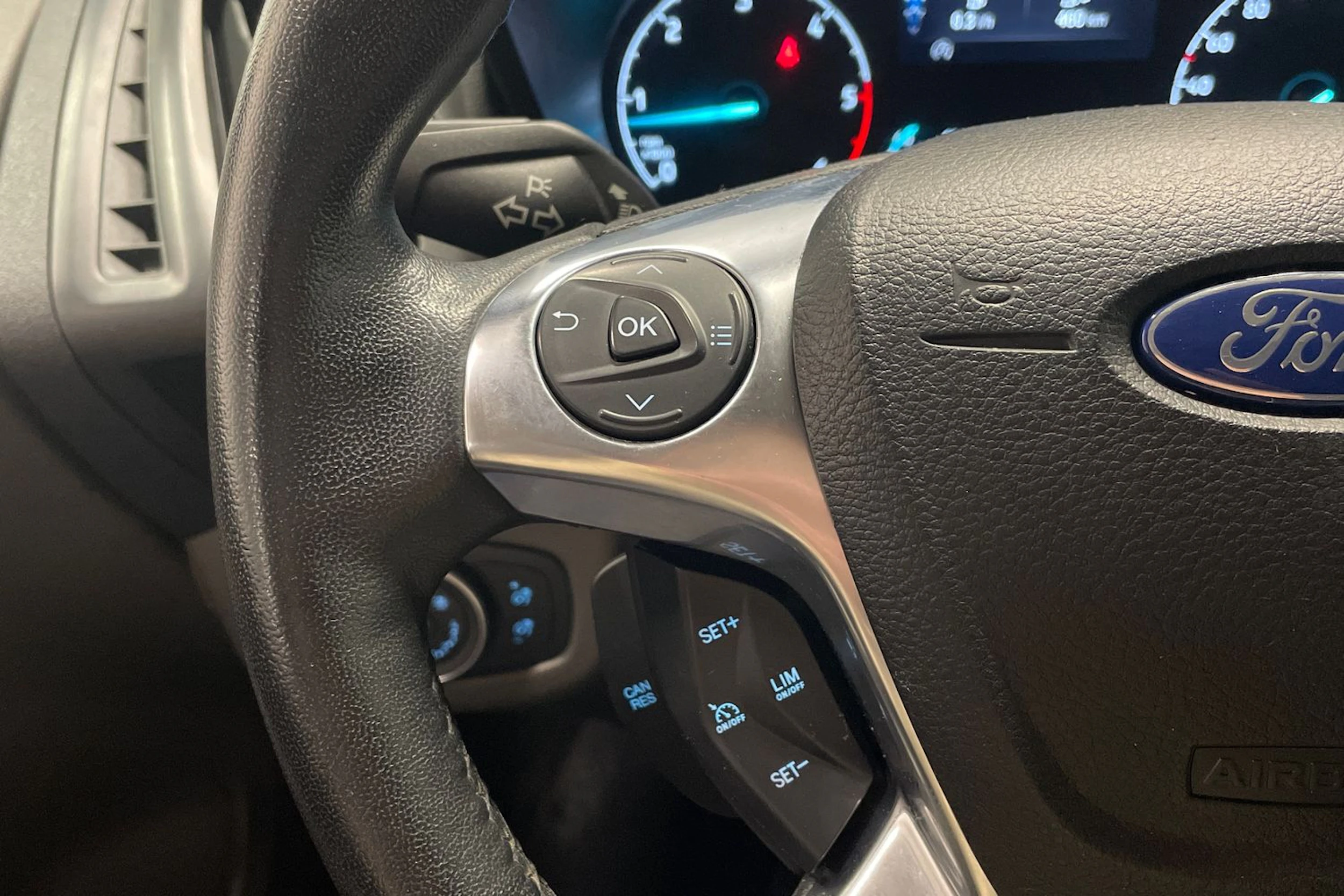 sininen Ford Transit Connect 2022 kuva 18.