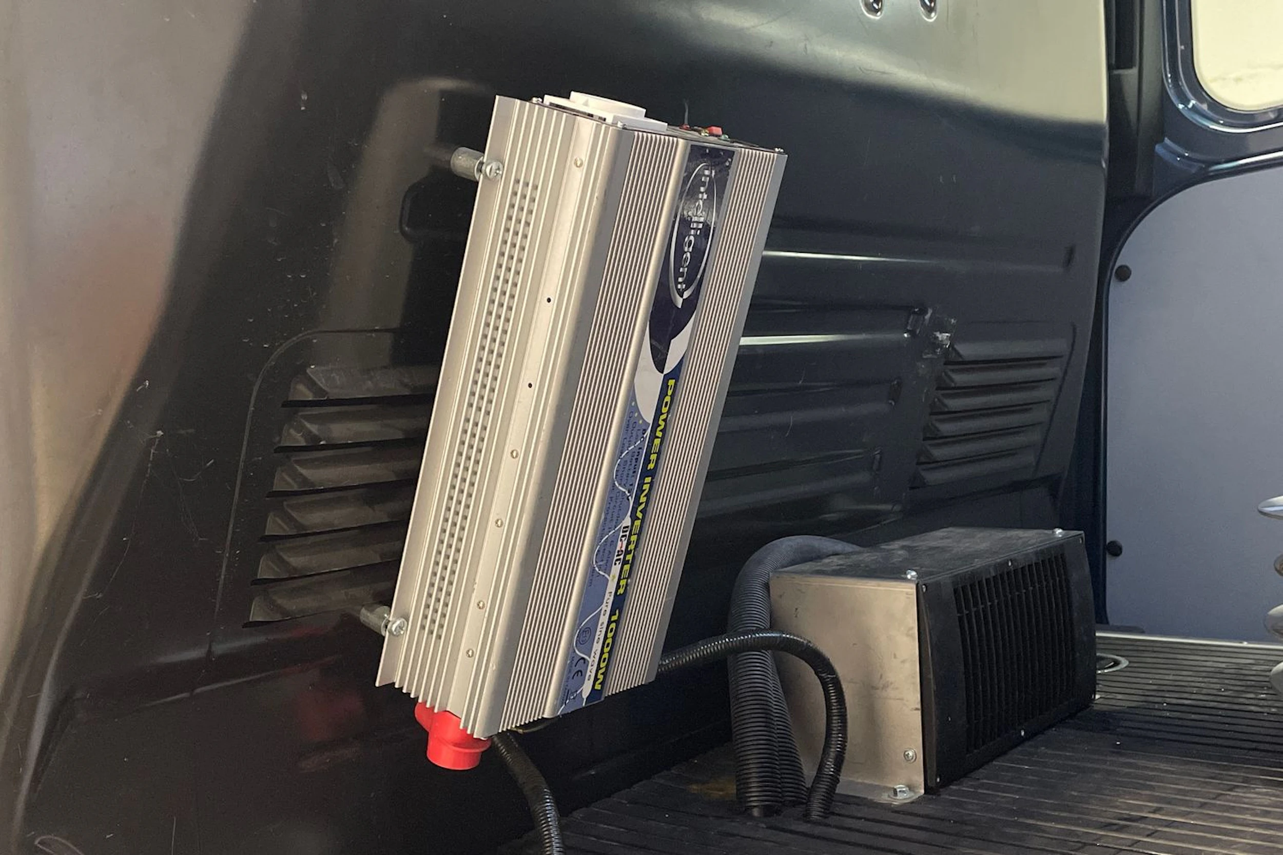 sininen Ford Transit Connect 2022 kuva 27.