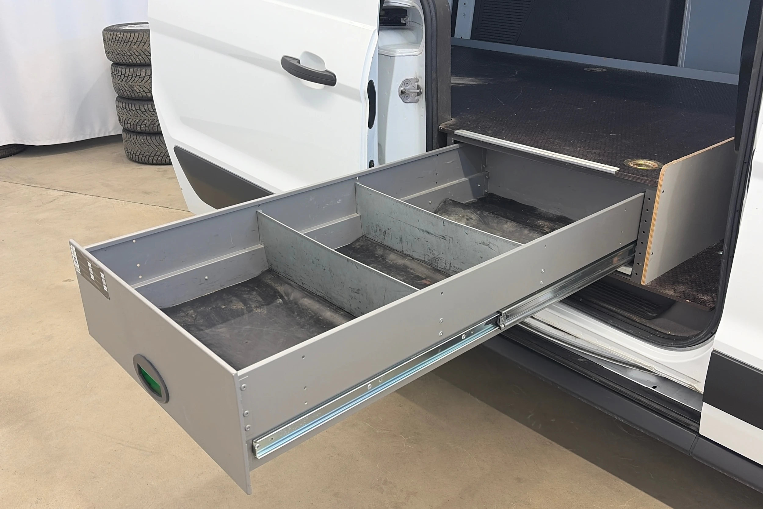 valkoinen Ford Transit Connect 2022 kuva 10.