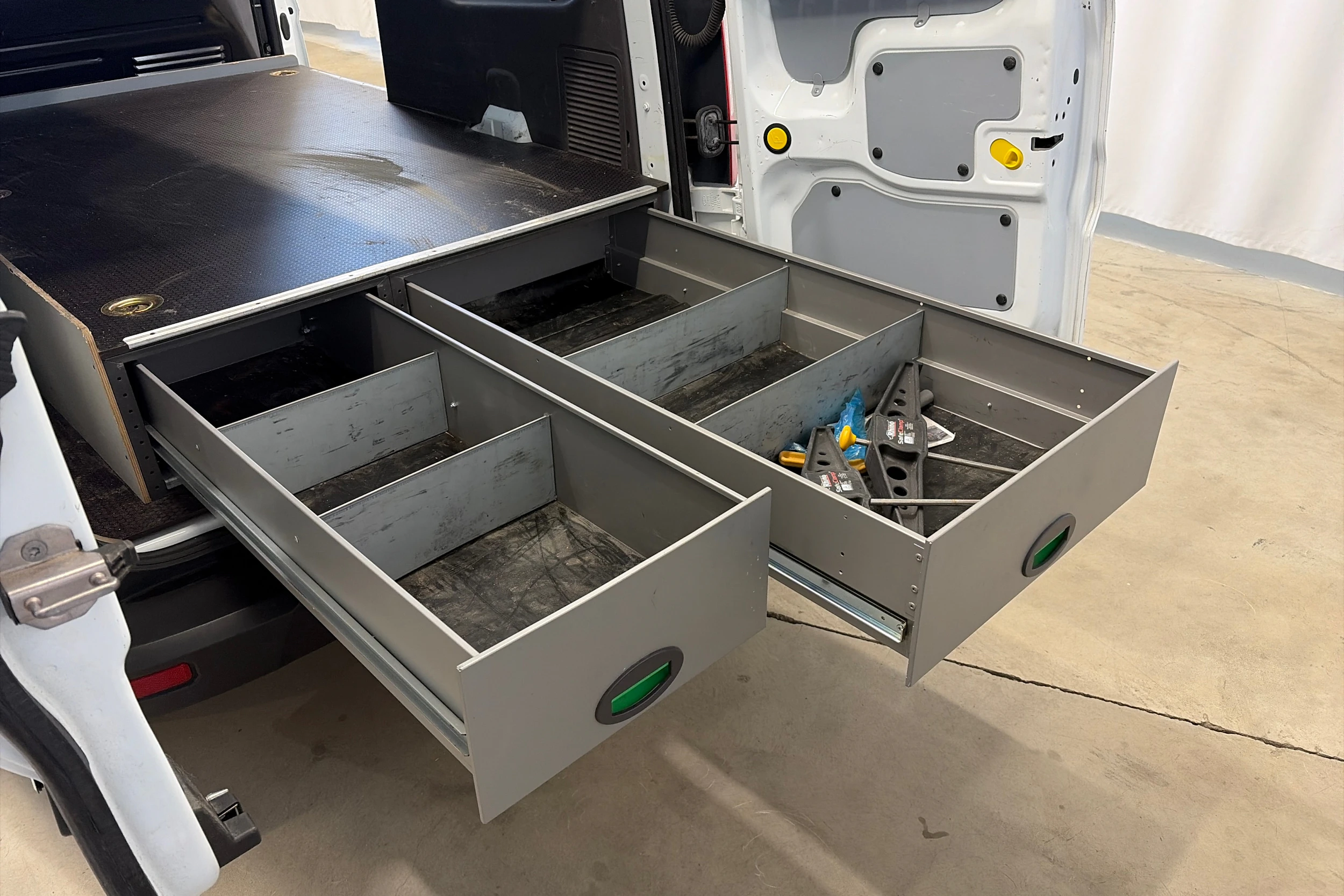 valkoinen Ford Transit Connect 2022 kuva 11.