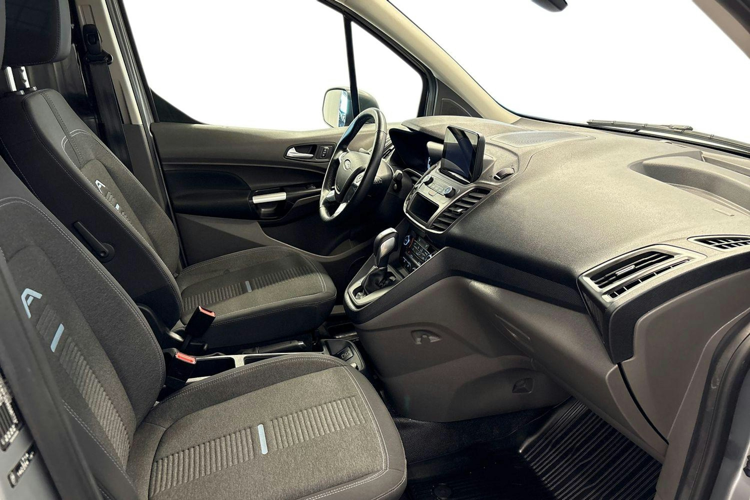 harmaa Ford Transit Connect 2022 kuva 9.