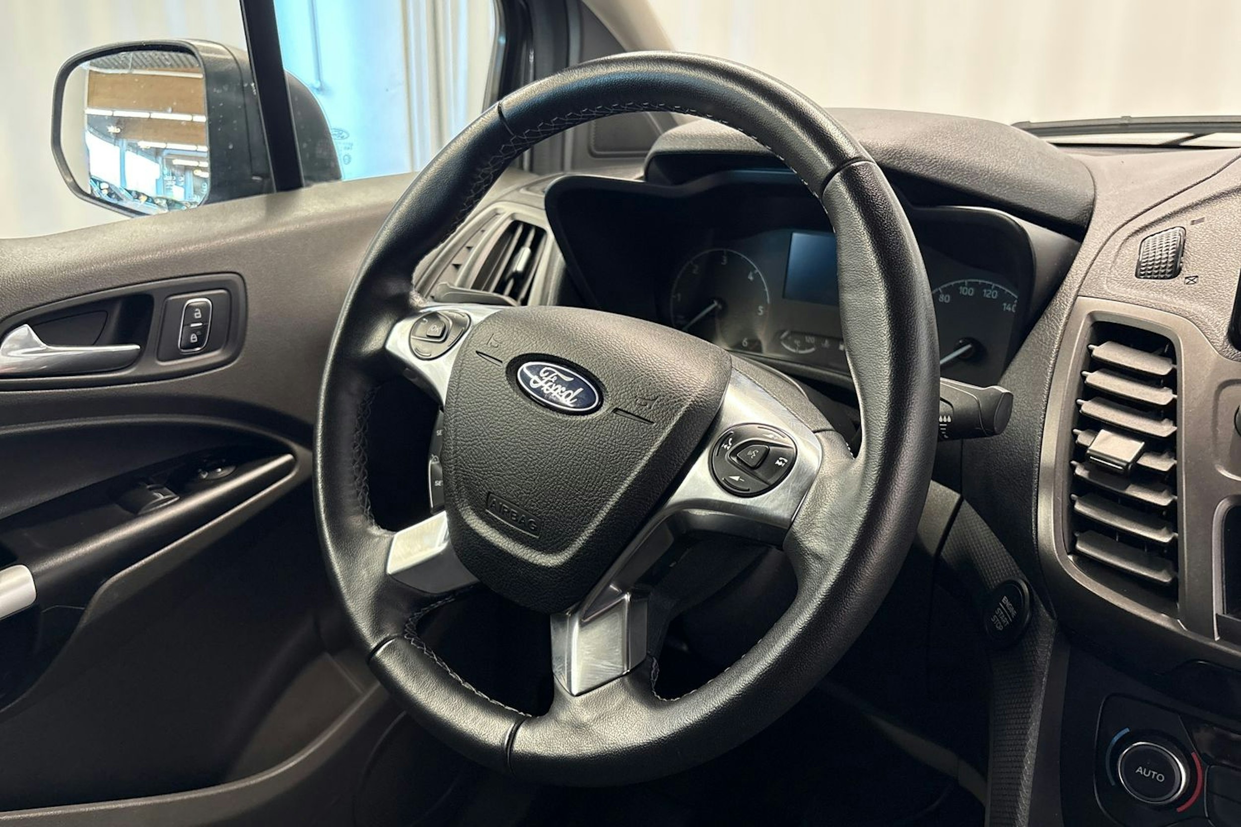 harmaa Ford Transit Connect 2022 kuva 13.