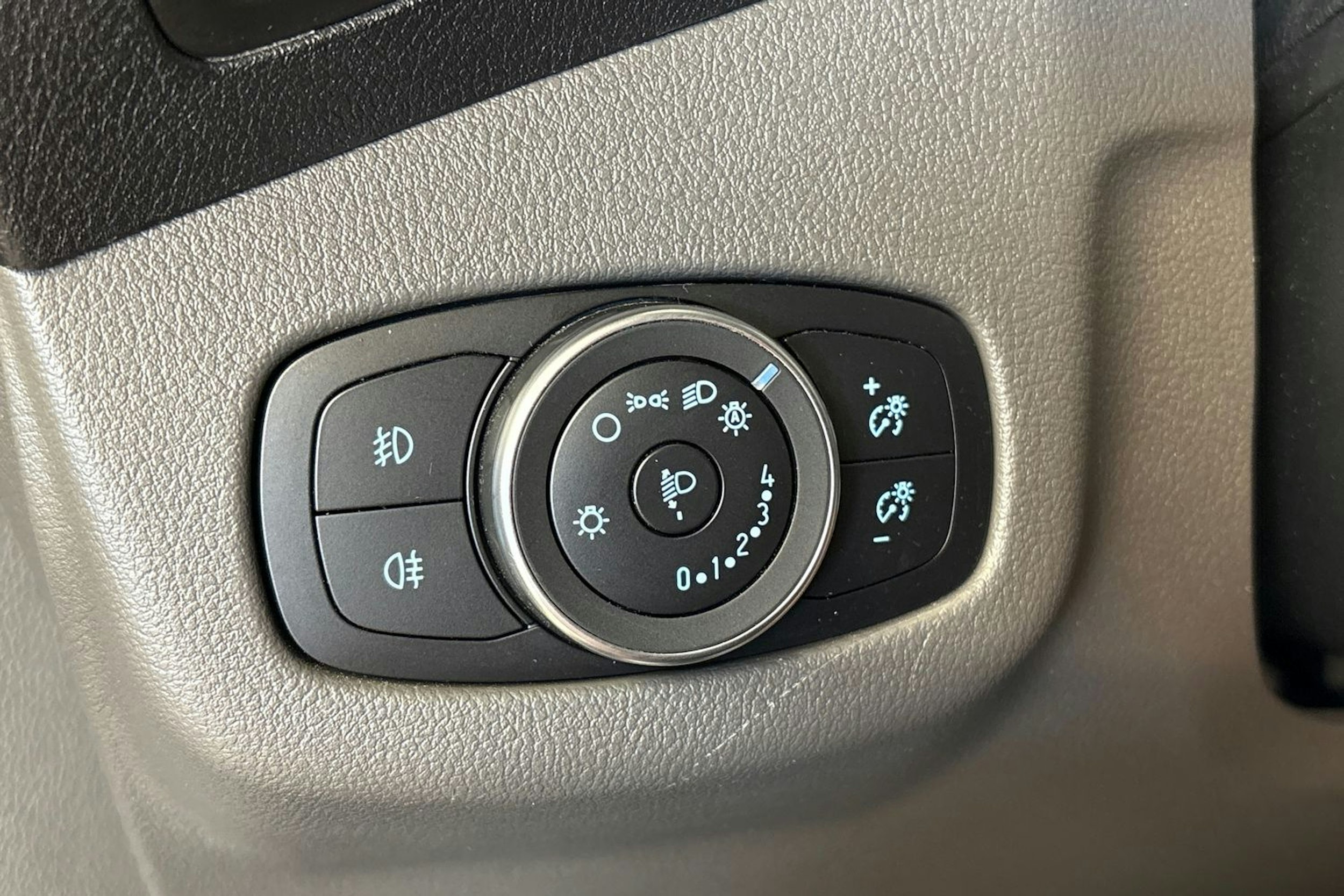 harmaa Ford Transit Connect 2022 kuva 24.