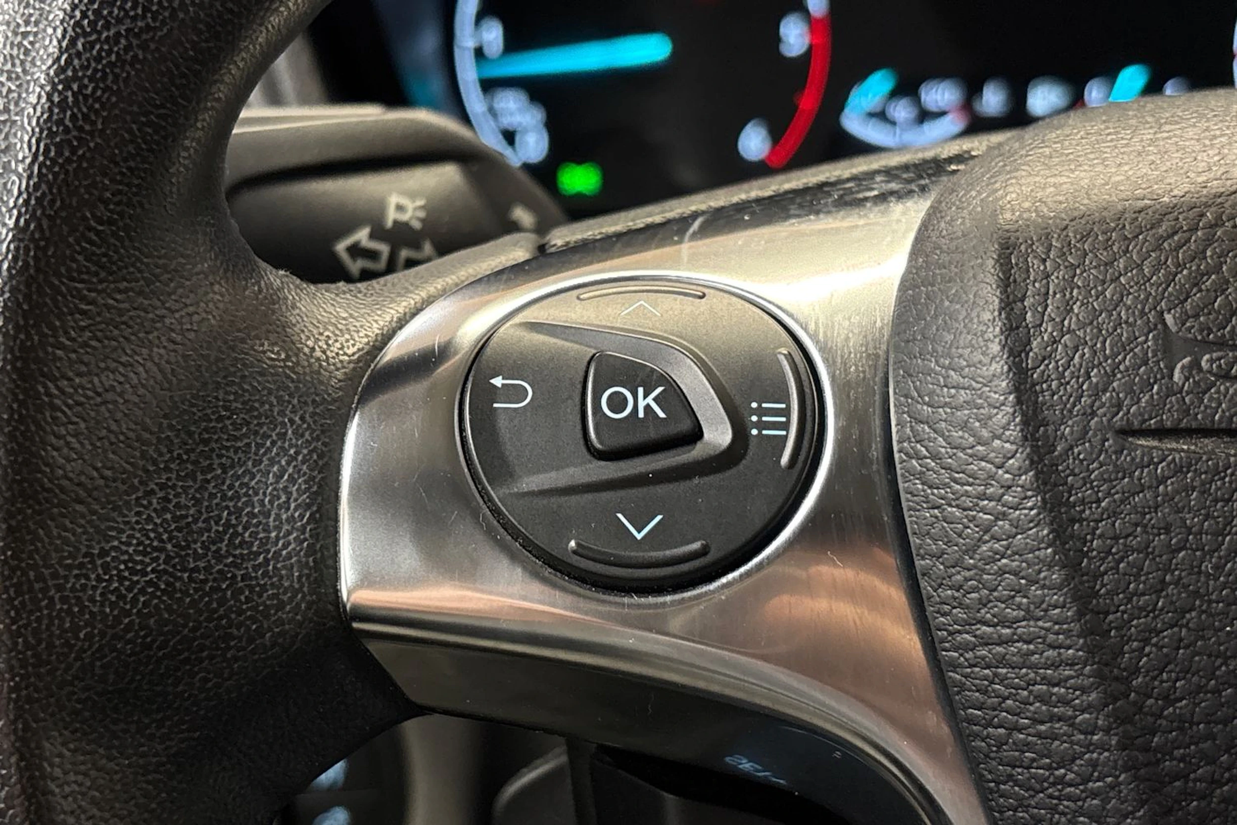punainen Ford Transit Connect 2023 kuva 18.