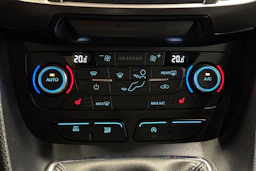 punainen Ford Transit Connect 2023 kuva 23.