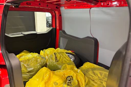 punainen Ford Transit Connect 2023 kuva 25.