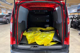 punainen Ford Transit Connect 2023 kuva 27.