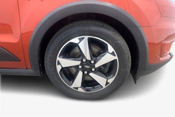 punainen Ford Transit Connect 2023 kuva 11.