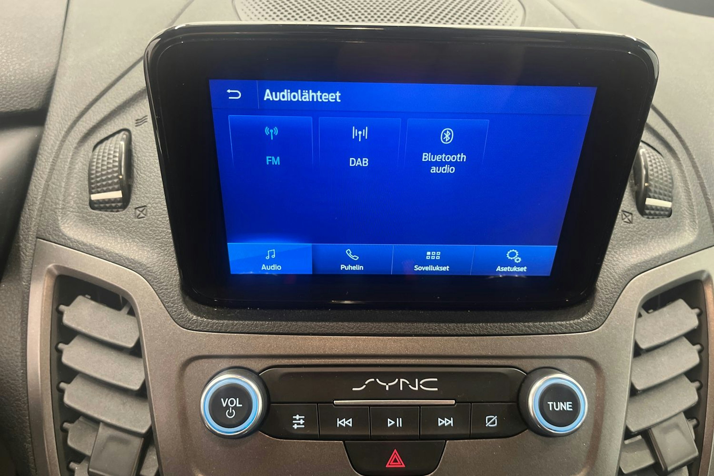 punainen Ford Transit Connect 2023 kuva 25.