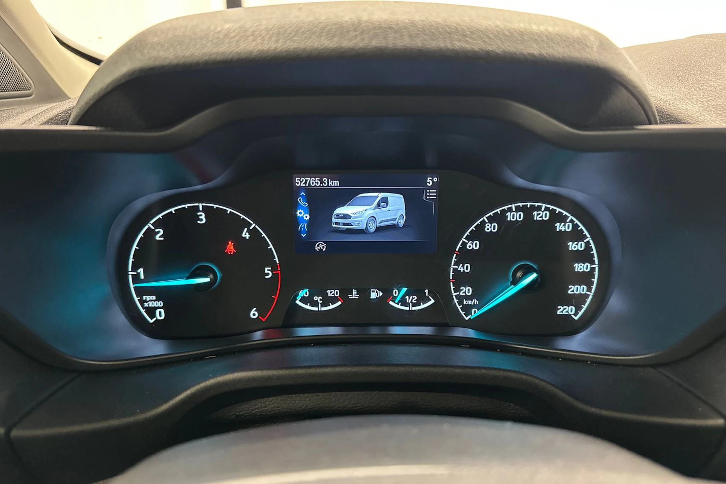 valkoinen Ford Transit Connect 2025 kuva 13.