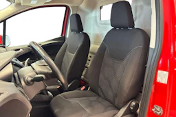 Punainen Ford Transit Courier 2015 kuva 11.
