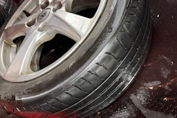 punainen Ford Transit Courier 2018 kuva 11.