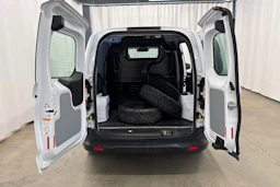 Valkoinen Ford Transit Courier 2019 kuva 13.