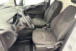 Valkoinen Ford Transit Courier 2020 kuva 7.