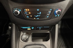 Valkoinen Ford Transit Courier 2020 kuva 16.