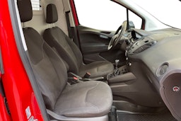 punainen Ford Transit Courier 2020 kuva 10.