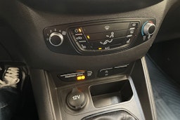 punainen Ford Transit Courier 2020 kuva 18.