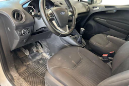 valkoinen Ford Transit Courier 2021 kuva 3.