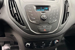 valkoinen Ford Transit Courier 2021 kuva 9.