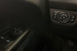 valkoinen Ford Transit Courier 2022 kuva 19.