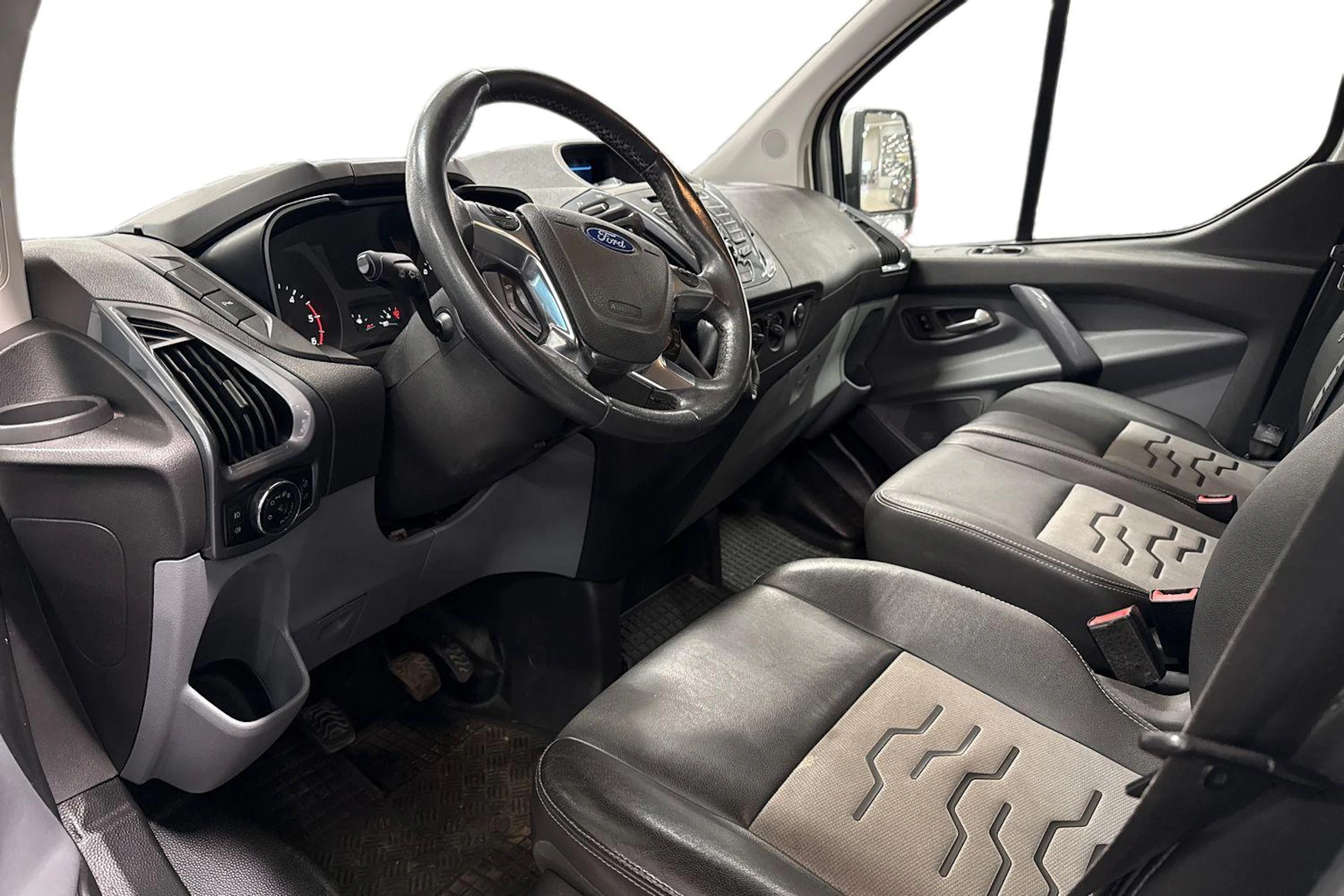 valkoinen Ford Transit Custom 2013 kuva 3.