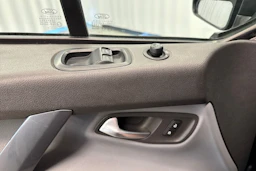 musta Ford Transit Custom 2013 kuva 26.