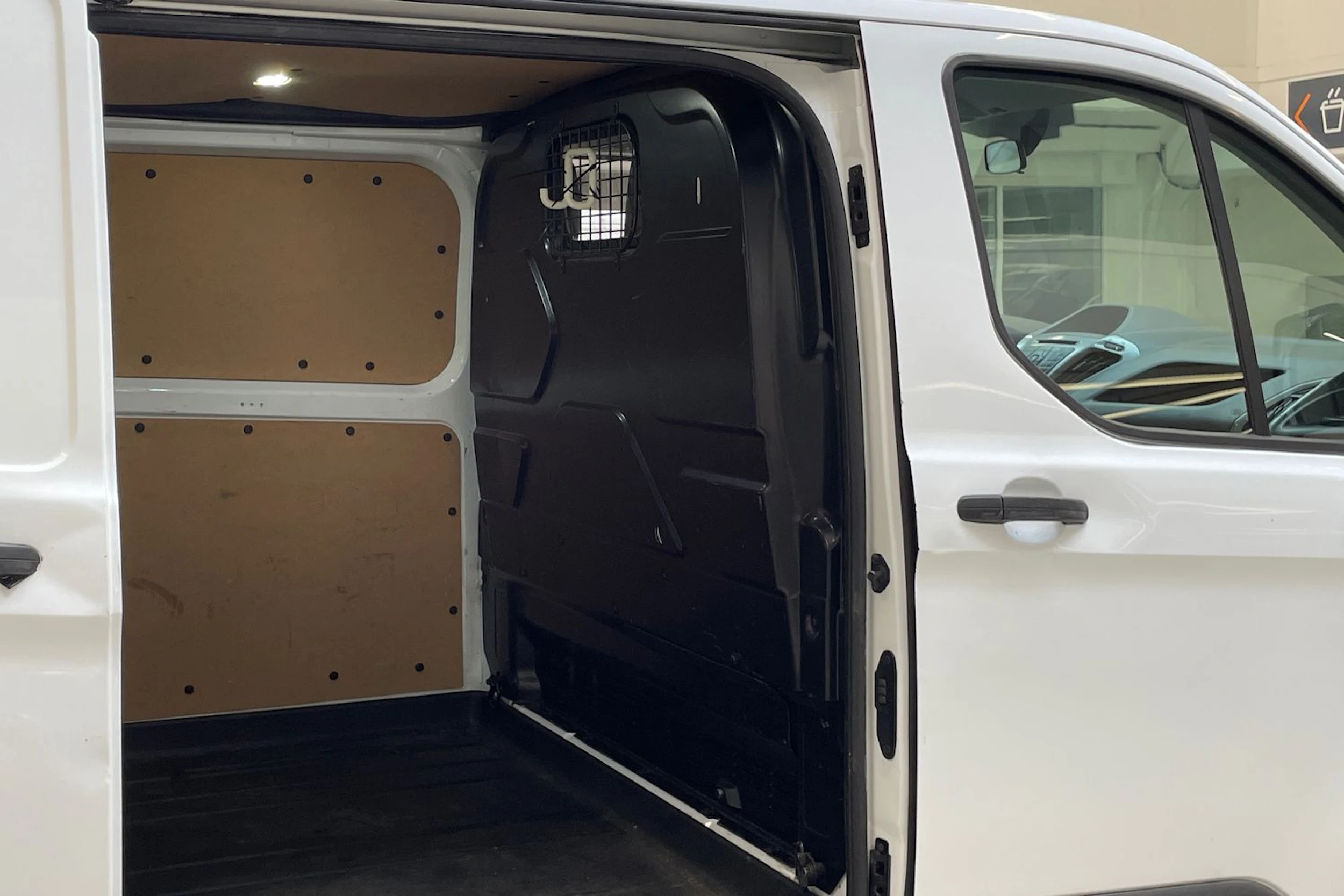 valkoinen Ford Transit Custom 2013 kuva 14.