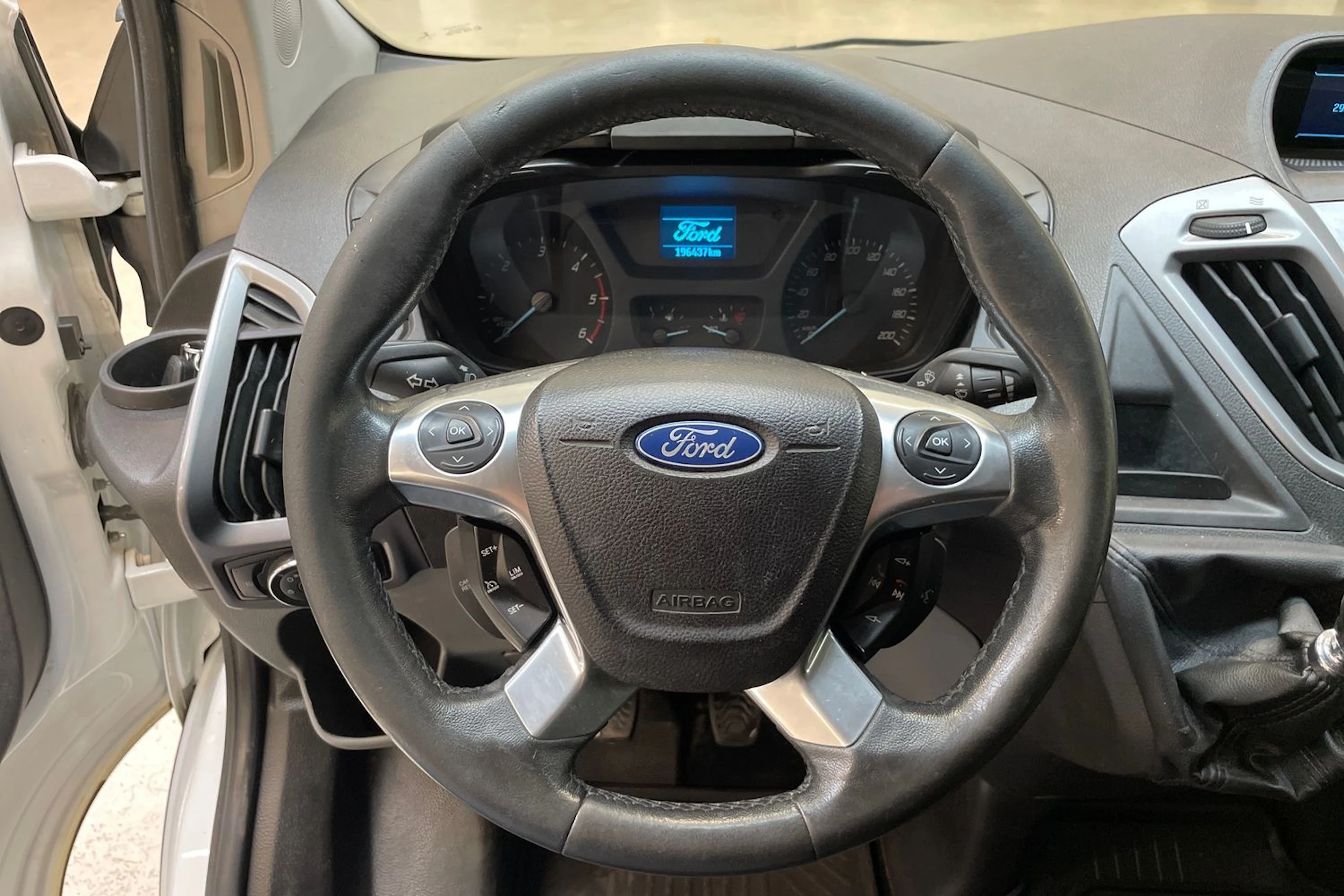 valkoinen Ford Transit Custom 2013 kuva 18.