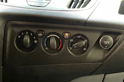 valkoinen Ford Transit Custom 2013 kuva 28.