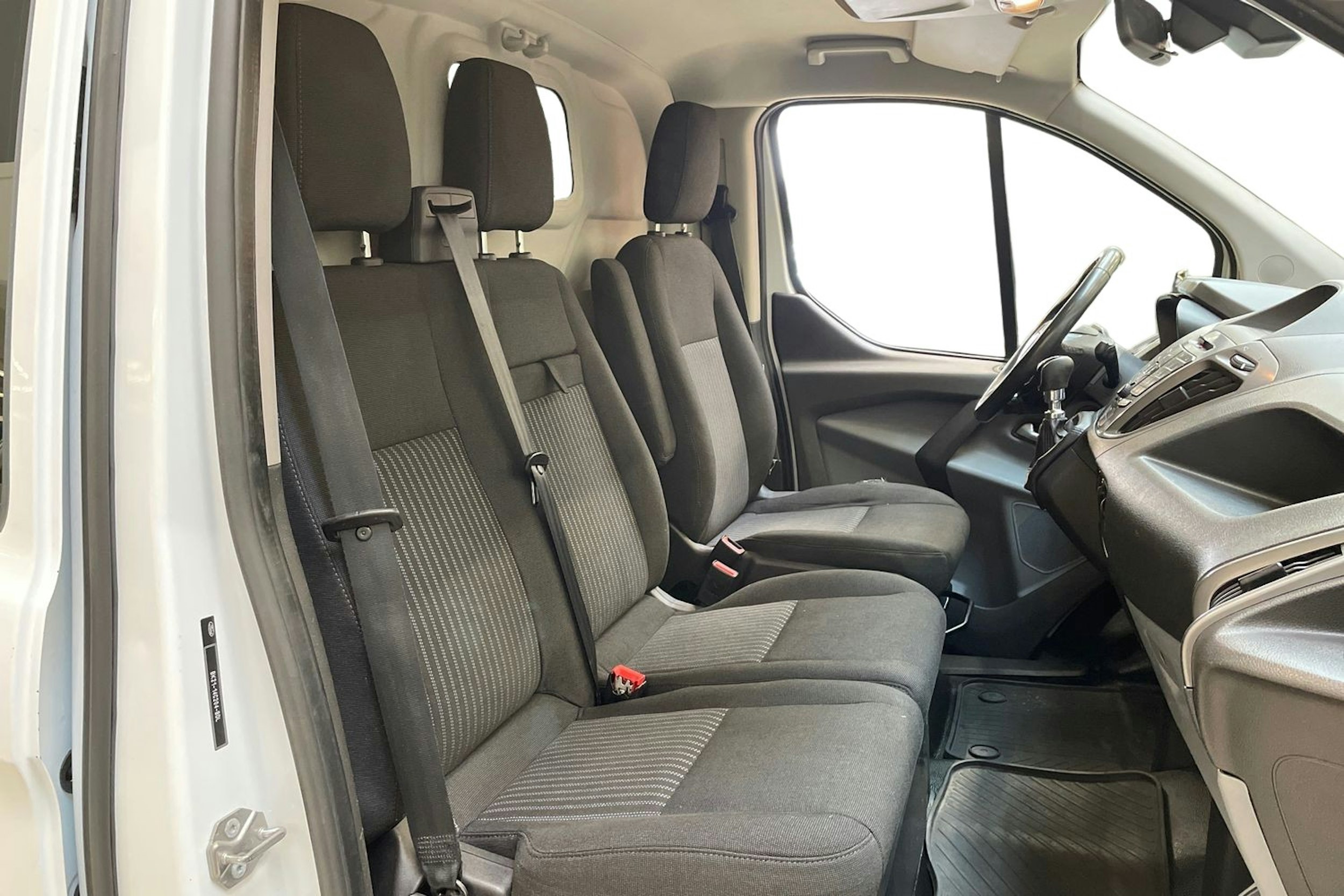 valkoinen Ford Transit Custom 2014 kuva 10.