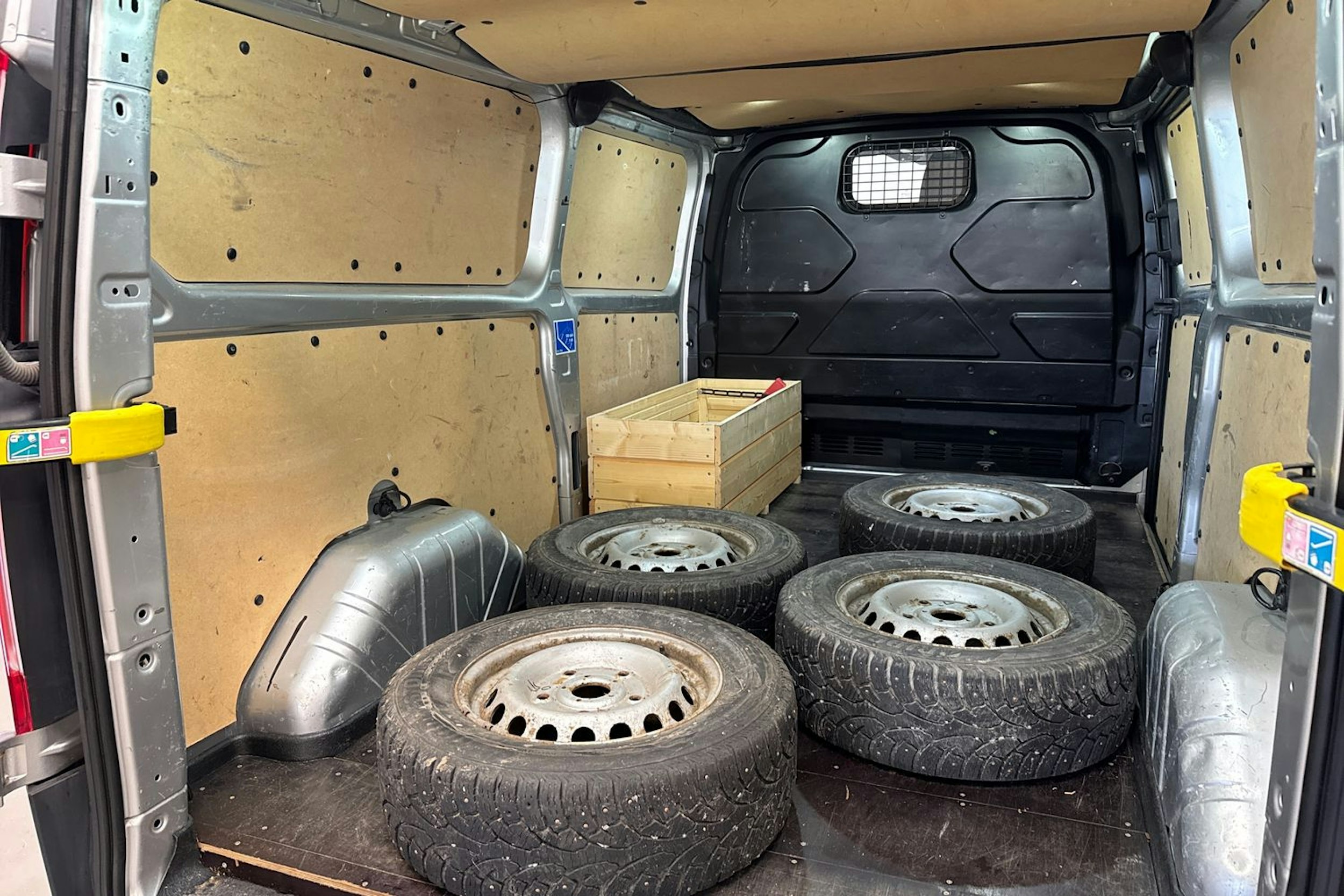 harmaa Ford Transit Custom 2014 kuva 24.