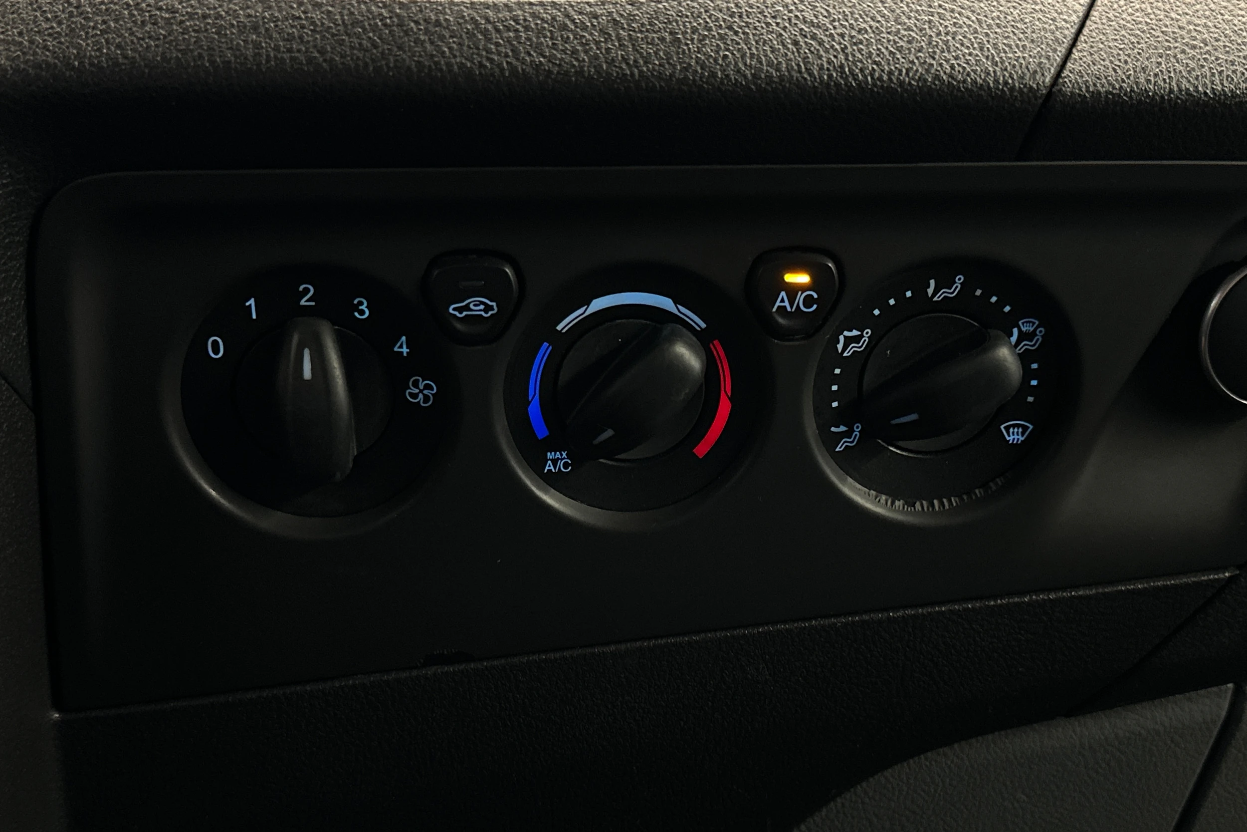 valkoinen Ford Transit Custom 2014 kuva 14.